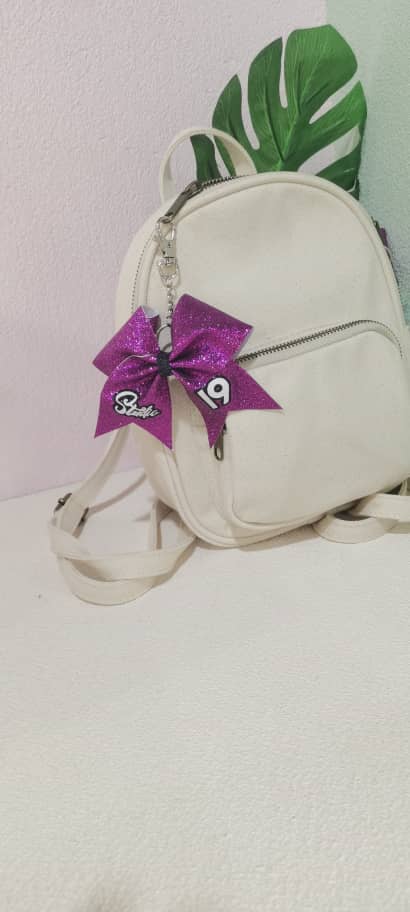 Studio 19 Bow Keychain / Zipper Pull