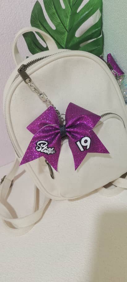 Studio 19 Bow Keychain / Zipper Pull